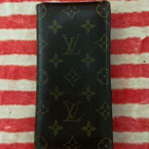 AUTHENTIC Louis Vuitton Checkbook Credit Card SlotsHolder/Wallet- Brown Monogram